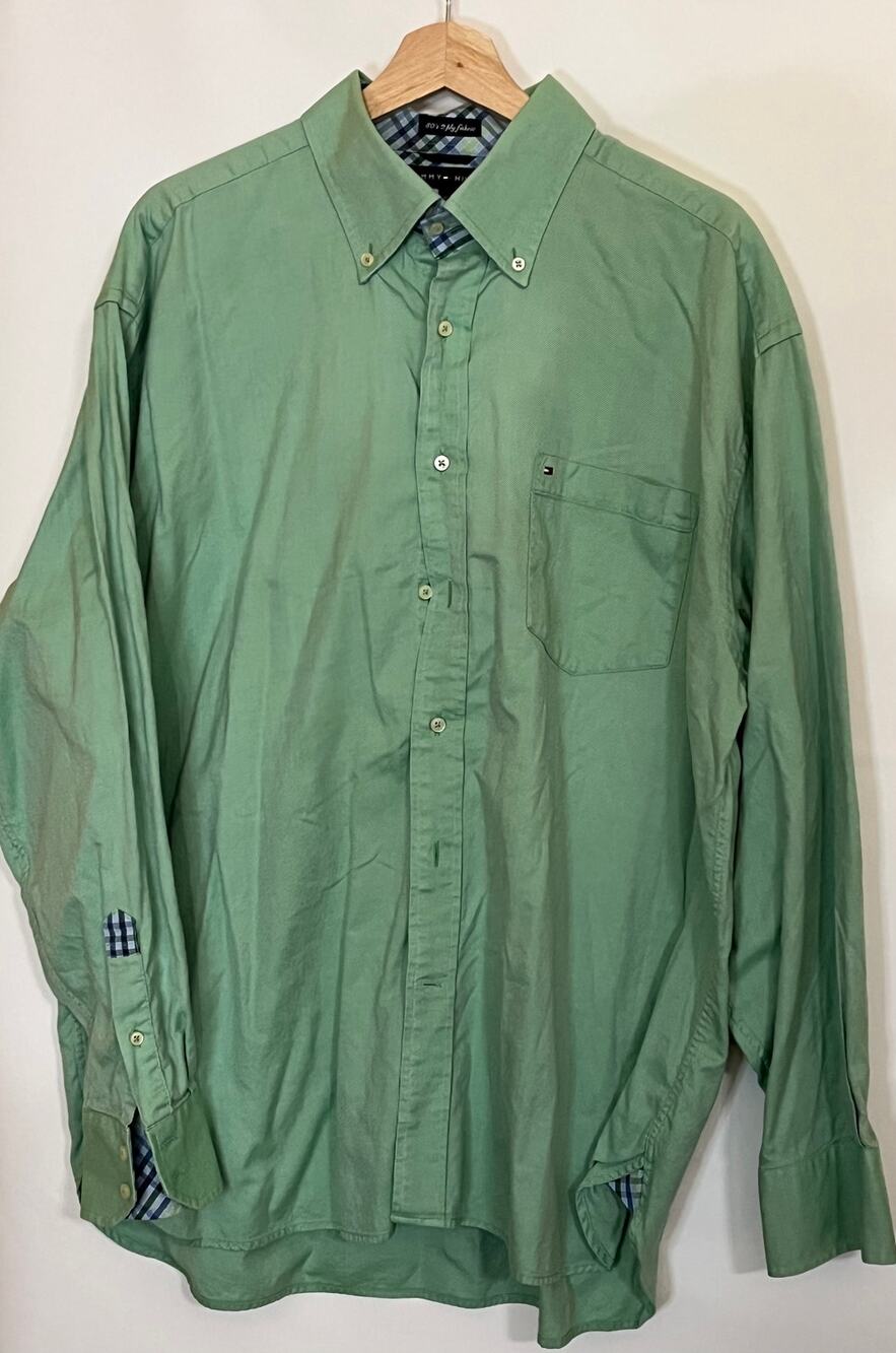 Tommy Hilfiger Button Down 80's 2 ply fabric Long Sleeve PreOwned good condition